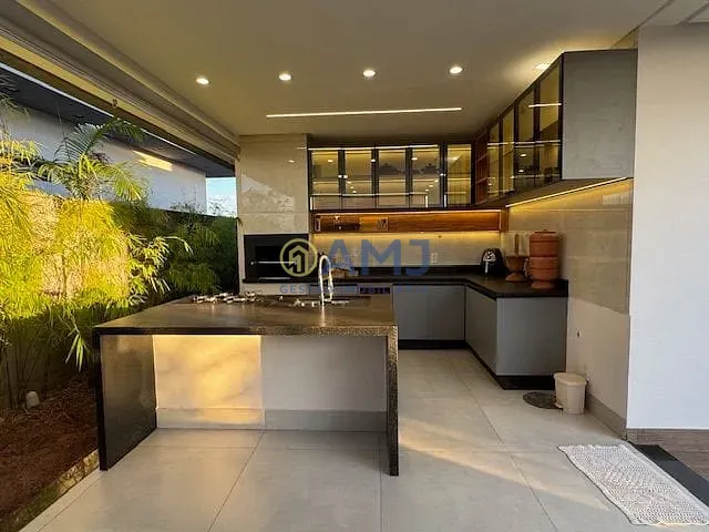 Casa com 464m² 3 quartos e 3 banheiros, à venda, no bairro Residencial Marília em Senador Canedo