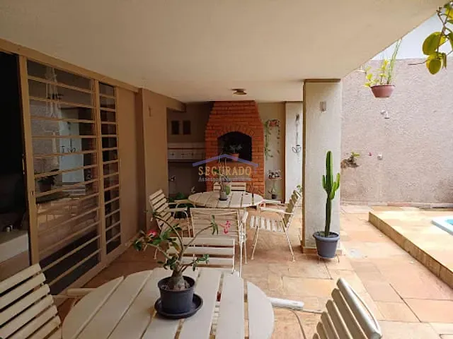 Casa com 500m² 4 quartos e 6 banheiros, à venda, no bairro Jardim Guanabara em Campinas