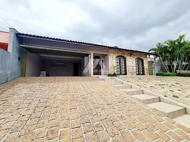 Casa com 748m² 3 quartos e 2 banheiros, à venda, no bairro Neves em Ponta Grossa