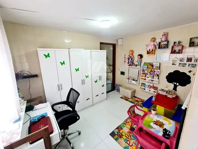 Casa com 748m² 3 quartos e 2 banheiros, à venda, no bairro Neves em Ponta Grossa