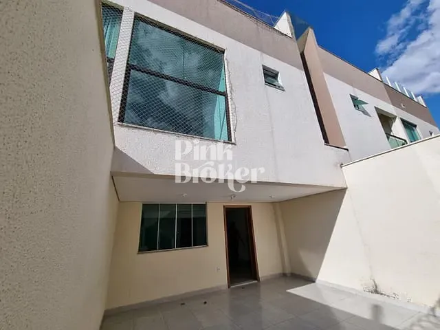 Casa com 135m² 3 quartos e 4 banheiros, à venda, no bairro Cabral em Contagem