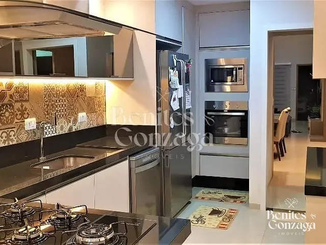 Casa com 155m² 3 quartos e 3 banheiros, à venda, no bairro Jardim Paraizo em Maringá