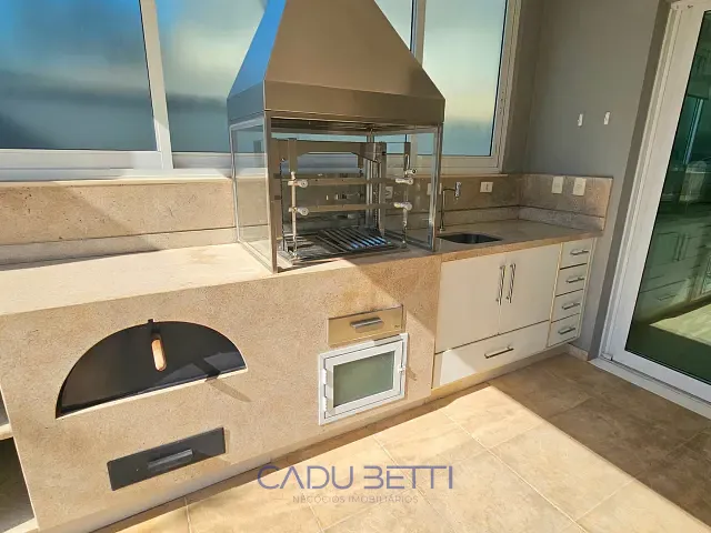 Casa 4 quartos e 6 banheiros, à venda ou para alugar, no bairro Umuarama em Osasco