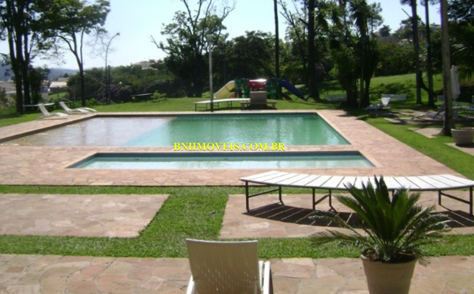 Casa à venda com 1 quarto, 800m² - Foto 2