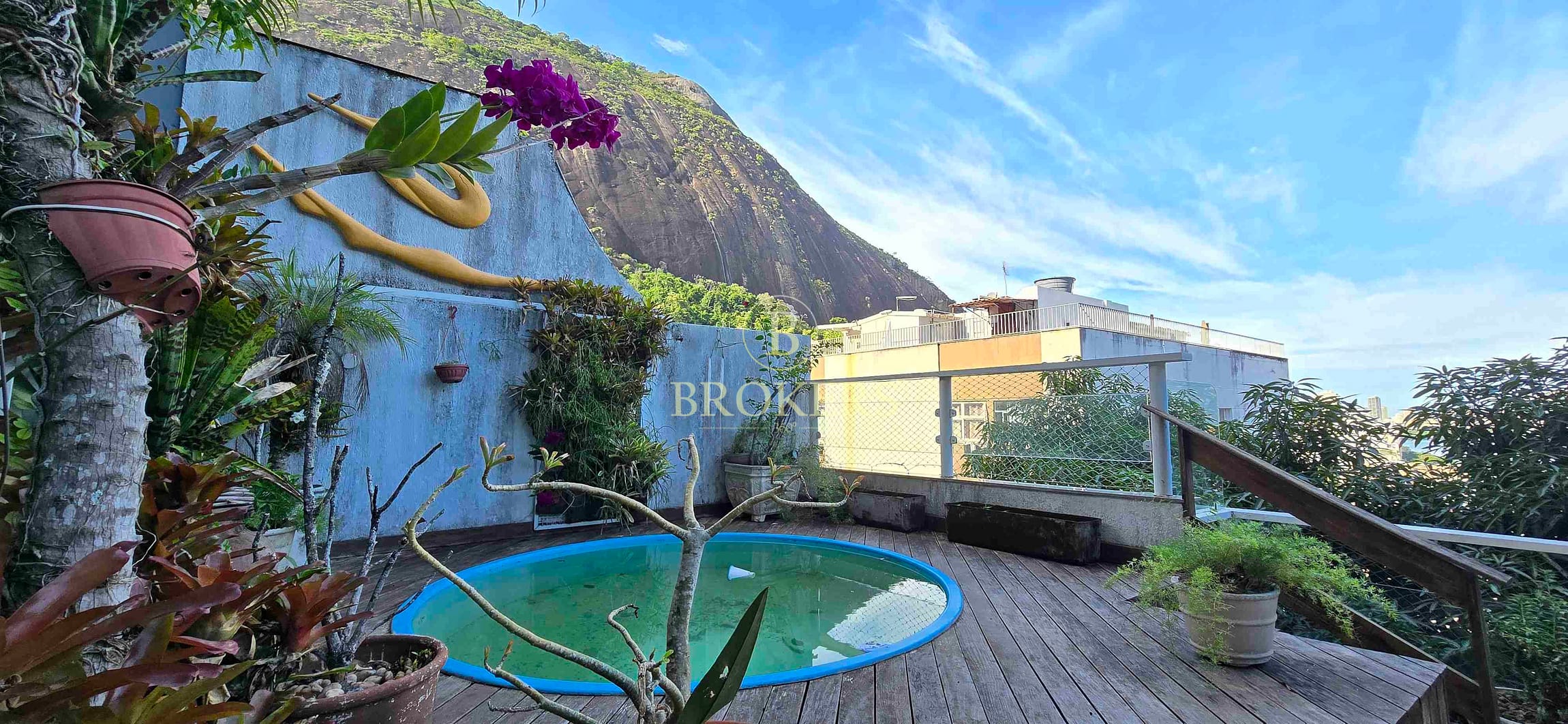 Deslumbrante Casa a venda na Rua Sacopã, Lagoa, Rio de Janeiro.