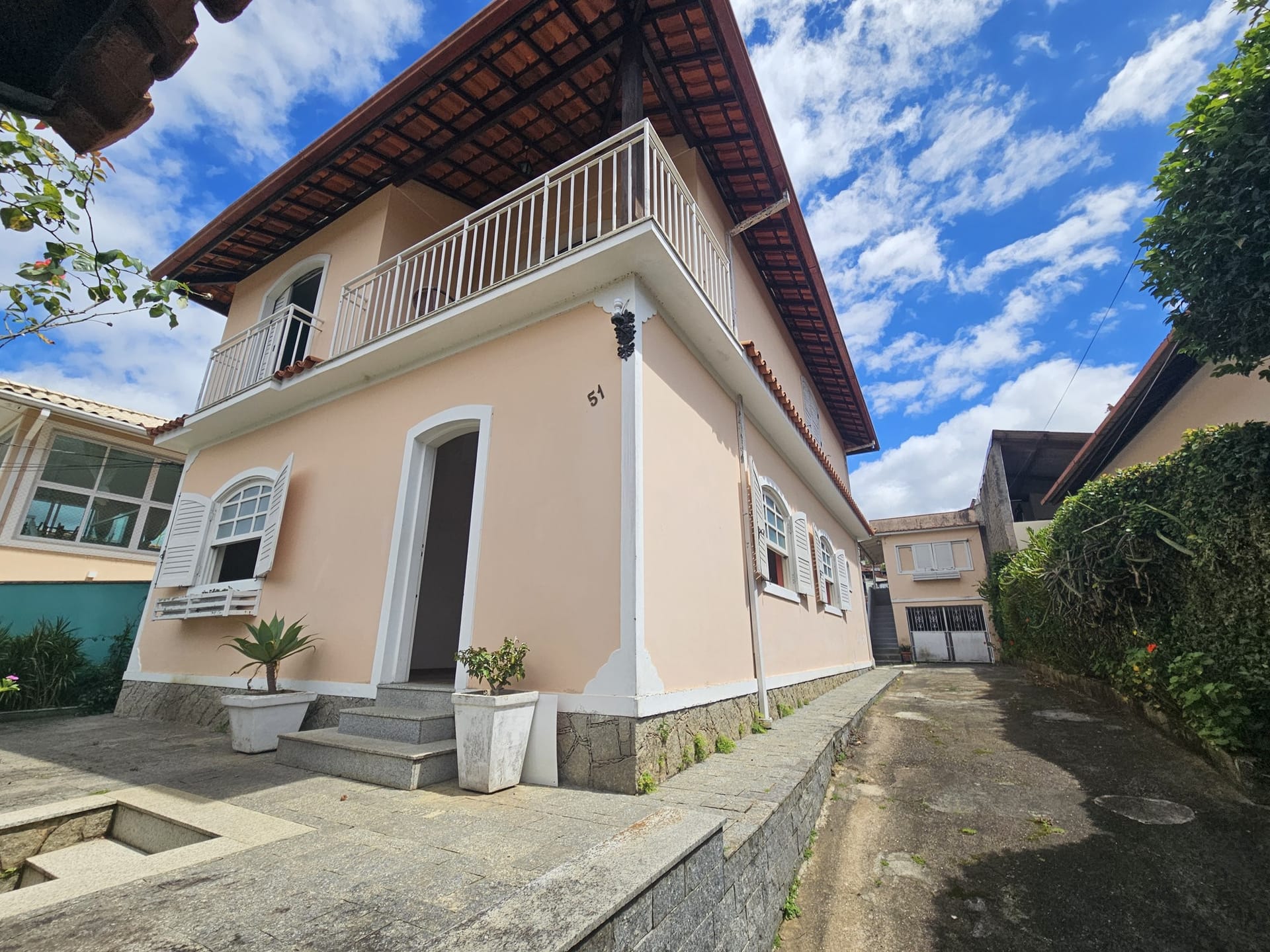 Casa com 4 quartos, próxima ao Centro de Nova Friburgo