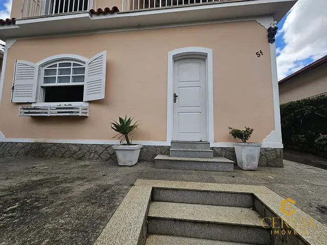 Casa com 360m² 4 quartos e 3 banheiros, à venda, no bairro Vila Guarani em Nova Friburgo