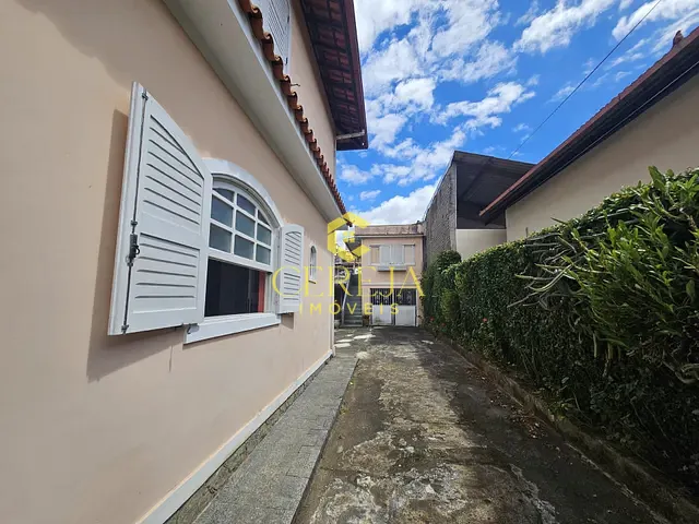 Casa com 360m² 4 quartos e 3 banheiros, à venda, no bairro Vila Guarani em Nova Friburgo