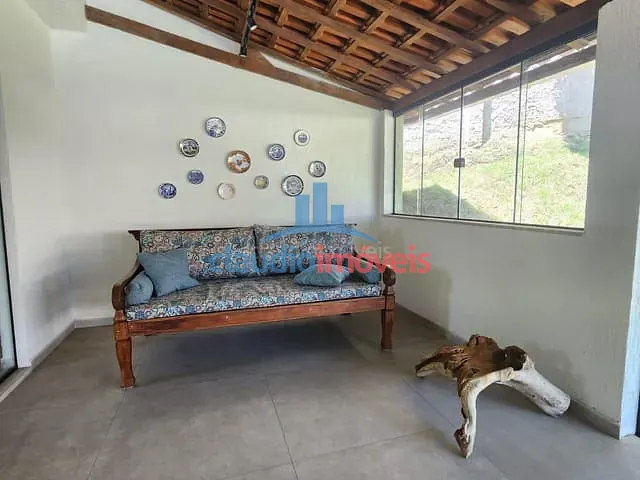 Casa com 800m² 4 quartos e 4 banheiros, à venda, no bairro Jardim Alice em Barra Mansa