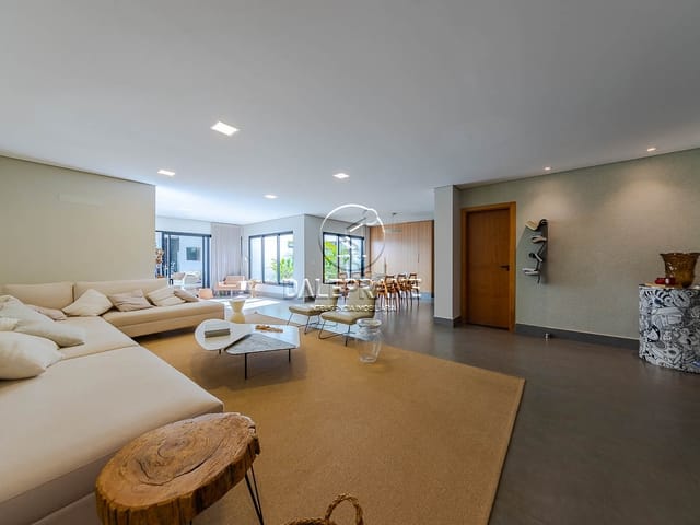 Casa com 1200m² 4 quartos e 6 banheiros, à venda, no bairro Setor de Habitações Individuais Sul em Brasília