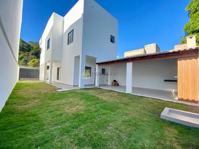 Casa com 146m² 3 quartos e 3 banheiros, à venda, no bairro Jardim Amália em Volta Redonda
