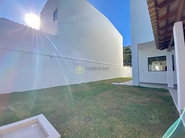 Casa com 146m² 3 quartos e 3 banheiros, à venda, no bairro Jardim Amália em Volta Redonda