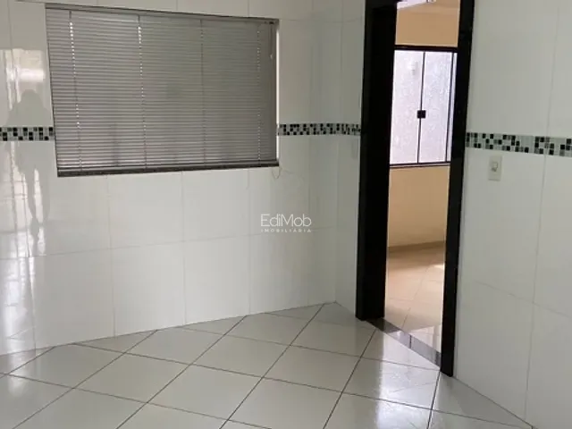 Casa 3 quartos e 2 banheiros, à venda, no bairro Coqueiral em Cascavel