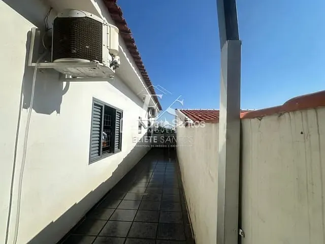 Casa com 135m² 3 quartos e 2 banheiros, à venda, no bairro Jardim Santo Antônio em Santa Bárbara D'Oeste