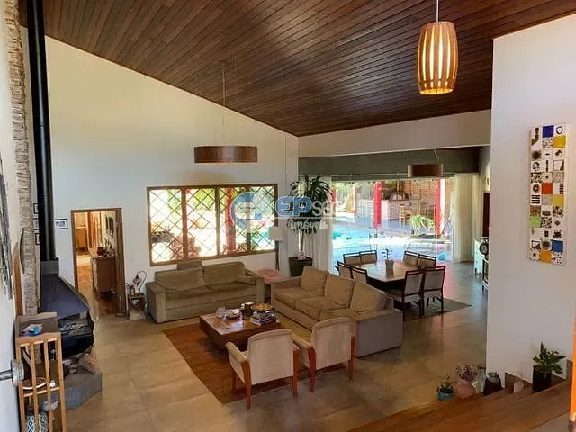 Casa com 1150m² 4 quartos e 5 banheiros, à venda, no bairro Terras de Santana em Londrina