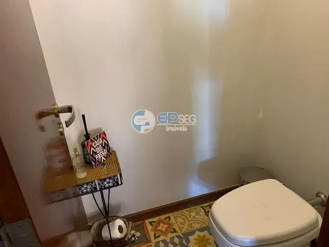 Casa com 1150m² 4 quartos e 5 banheiros, à venda, no bairro Terras de Santana em Londrina