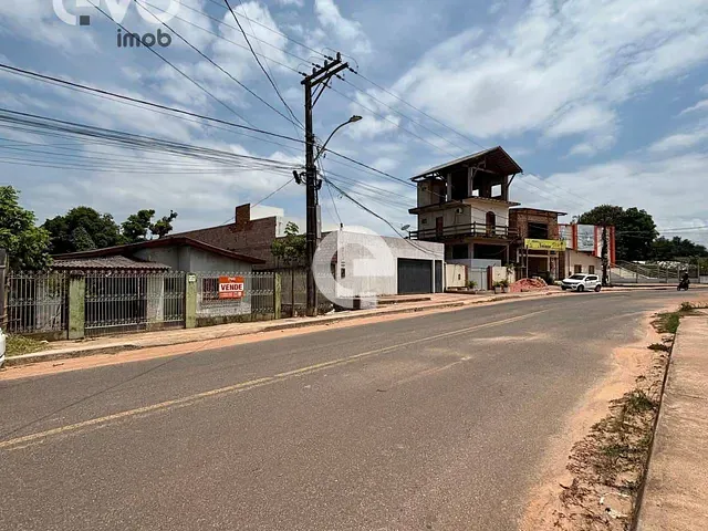 Casa 3 quartos e 2 banheiros, à venda, no bairro Maracanã em Santarém