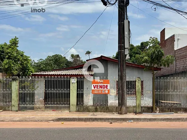 Casa 3 quartos e 2 banheiros, à venda, no bairro Maracanã em Santarém