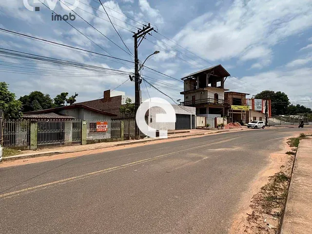 Casa 3 quartos e 2 banheiros, à venda, no bairro Maracanã em Santarém