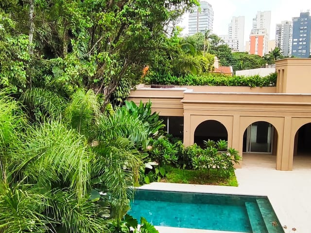 Conforto e privacidade no coração de São Paulo