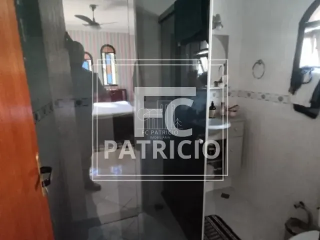 Casa com 1000m² 4 quartos e 2 banheiros, à venda ou para alugar, no bairro Caneca Fina em Guapimirim