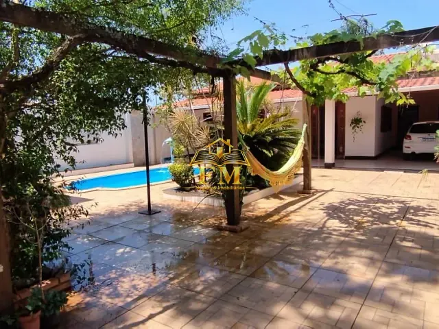 Casa com 360m² 4 quartos e 4 banheiros, à venda, no bairro Village do Gramado II em Lagoa Santa