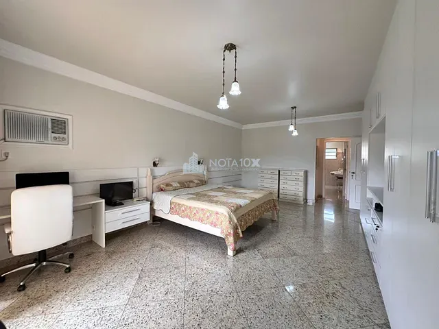 Casa com 600m² 5 quartos e 9 banheiros, à venda, no bairro Taquara em Rio de Janeiro