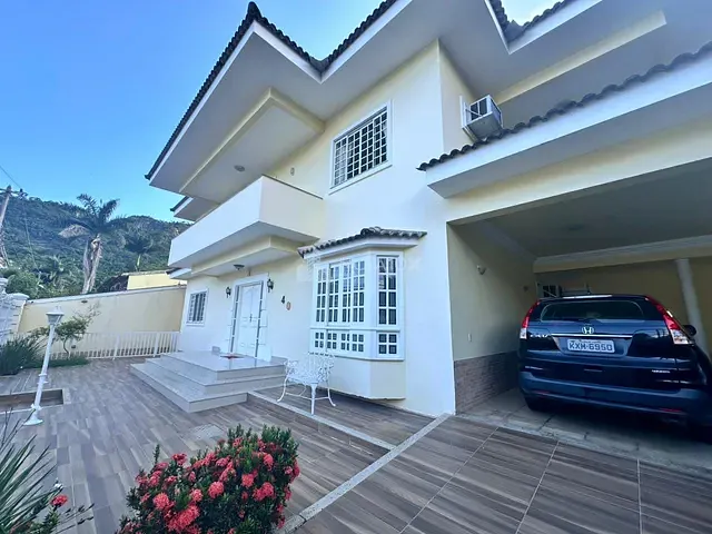 Casa com 600m² 5 quartos e 9 banheiros, à venda, no bairro Taquara em Rio de Janeiro