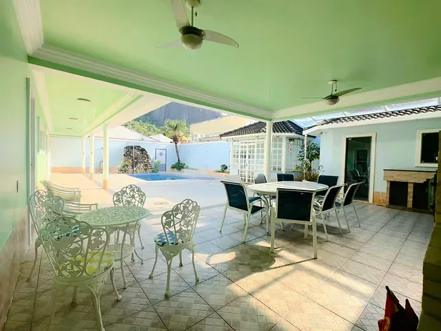 Casa com 600m² 5 quartos e 9 banheiros, à venda, no bairro Taquara em Rio de Janeiro