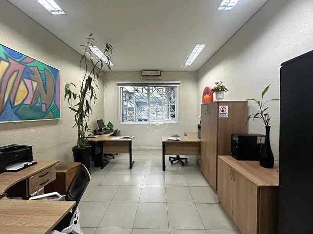 Casa à venda, no bairro Vila Romana em São Paulo