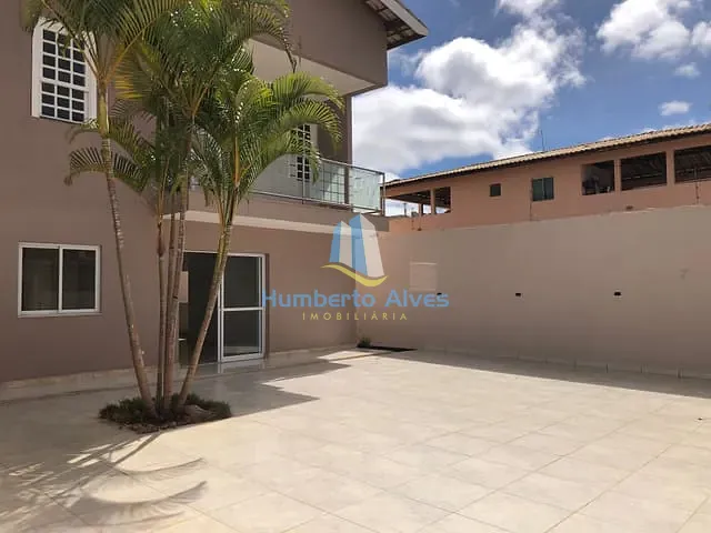 Casa 6 quartos e 6 banheiros, à venda, no bairro Candeias em Vitória da Conquista