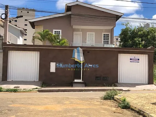 Casa 6 quartos e 6 banheiros, à venda, no bairro Candeias em Vitória da Conquista