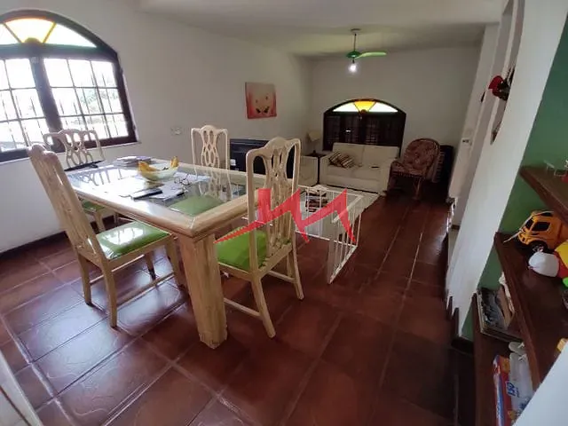 Casa com 432m² 4 quartos e 3 banheiros, à venda, no bairro Almerinda em São Gonçalo