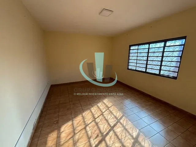 Casa com 360m² 3 quartos e 2 banheiros, à venda, no bairro JARDIM PAULISTANO (VILA XAVIER) em ARARAQUARA