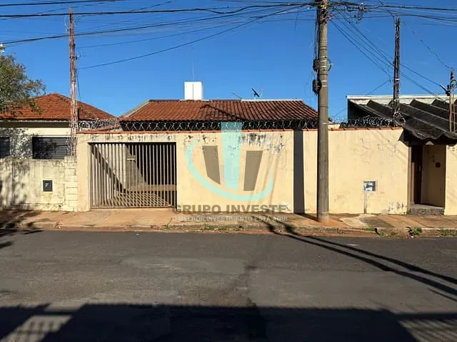 Casa com 360m² 3 quartos e 2 banheiros, à venda, no bairro JARDIM PAULISTANO (VILA XAVIER) em ARARAQUARA