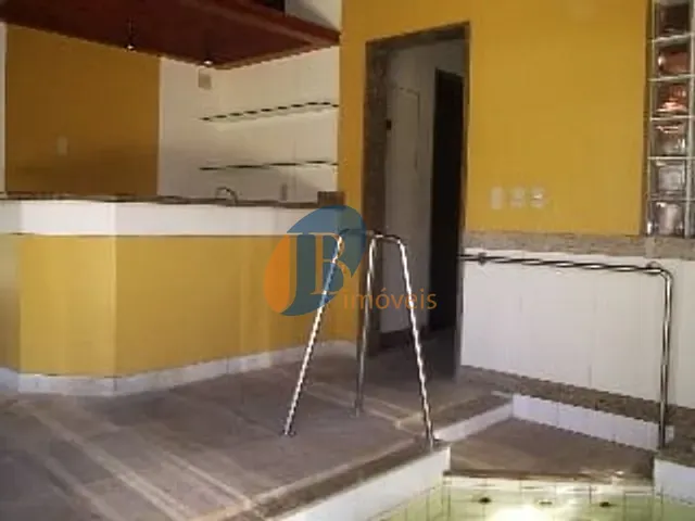 Casa 7 quartos e 3 banheiros, à venda, no bairro Piratininga em Niterói