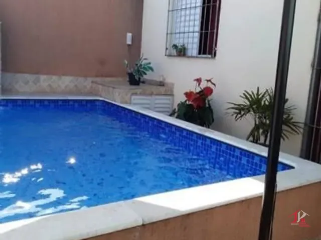 Casa 2 quartos e 2 banheiros, à venda, no bairro Jamaica (Praia) em Itanhaém
