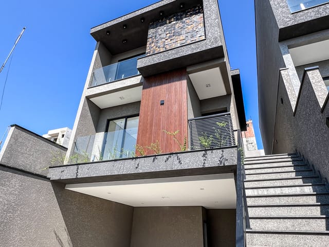 Casa 3 quartos e 4 banheiros, à venda, no bairro Portais (Polvilho) em Cajamar