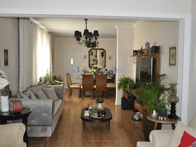 Casa com 500m² 3 quartos e 3 banheiros, à venda, no bairro Duarte Silveira em Petrópolis