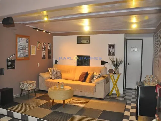 Casa com 500m² 3 quartos e 3 banheiros, à venda, no bairro Duarte Silveira em Petrópolis