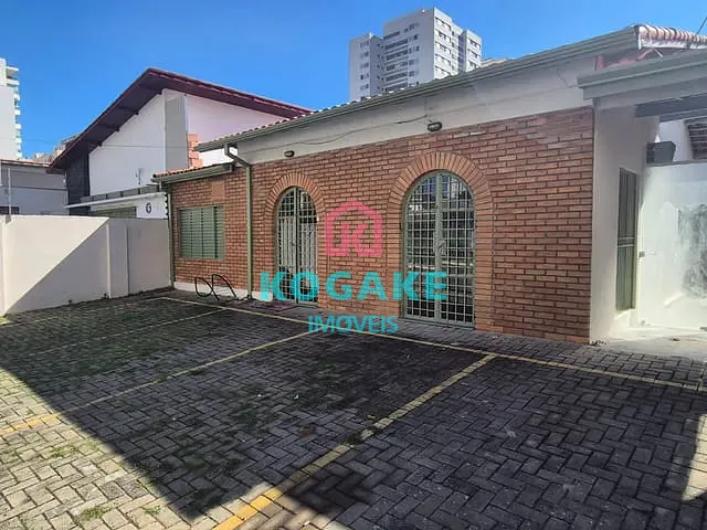 Casa com 420m², para alugar, no bairro Vila Adyana em São José dos Campos