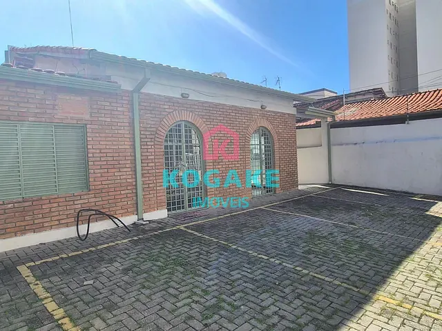 Casa com 420m², para alugar, no bairro Vila Adyana em São José dos Campos