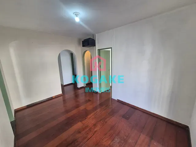 Casa com 420m², para alugar, no bairro Vila Adyana em São José dos Campos