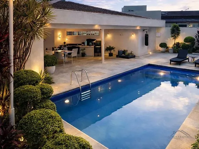 Casa 4 quartos e 4 banheiros, à venda ou para alugar, no bairro Vila Oliveira em Mogi das Cruzes