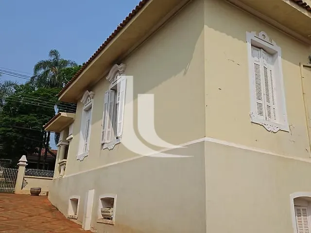 Casa com 4326m² 10 quartos e 6 banheiros, à venda, no bairro Centro em Brotas