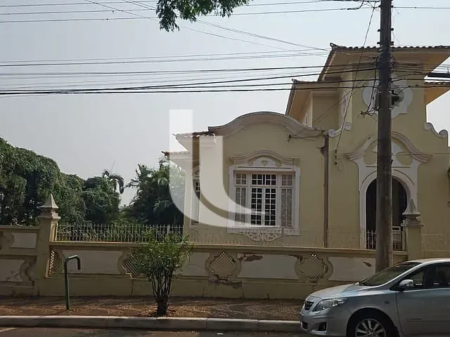 Casa com 4326m² 10 quartos e 6 banheiros, à venda, no bairro Centro em Brotas