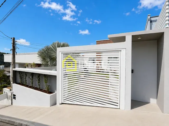Casa 2 quartos e 1 banheiro, à venda, no bairro Cristal em Concórdia