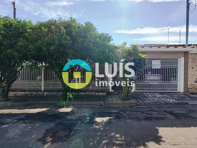 Casa com 220m² 3 quartos e 1 banheiro, à venda, no bairro Pássaro da Ilha em Guaranésia