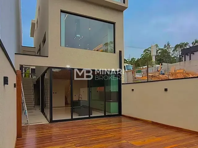 Casa 3 quartos e 5 banheiros, à venda, no bairro Villas do Jaguari em Santana de Parnaíba