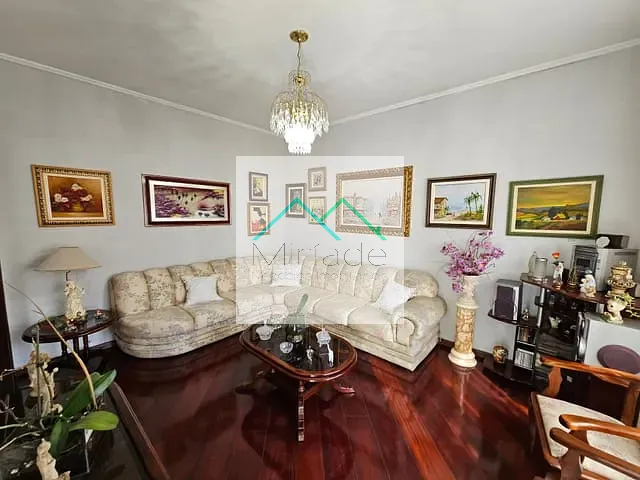 Casa com 210m² 3 quartos e 2 banheiros, à venda, no bairro Portão em Curitiba